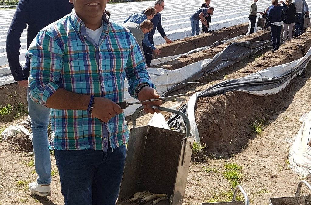 fotoverslag bezoek aspergeteler Teboza